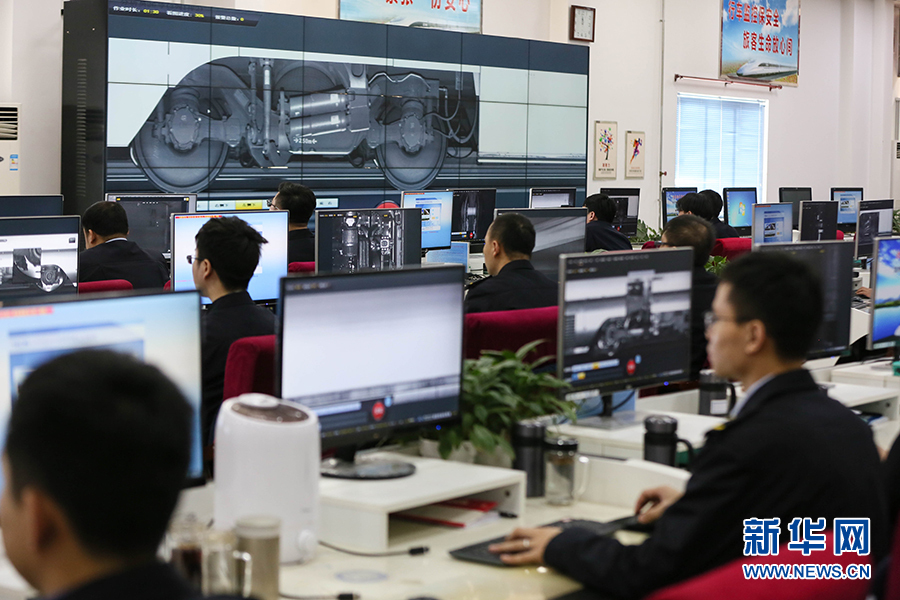 探秘高铁动车组“全科医院” 看“大夫”们如何为动车组保驾护航