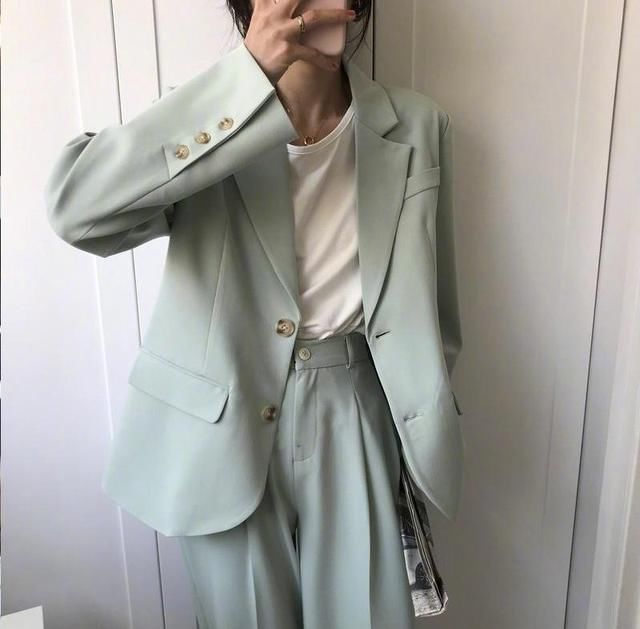  「穿成」怎么穿成气质欧尼？韩系干净低调搭配，文艺温婉超衬气质！