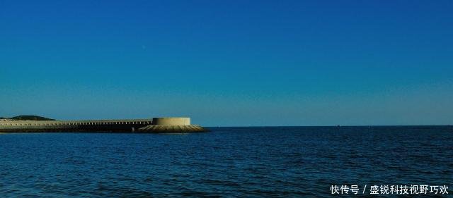 它被称为中国的马尔代夫，坐落在大连，有着北方最美的海岸景观
