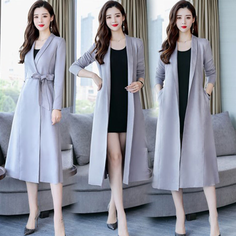 今年风衣又火翻了，7080后女人穿，比皮草还时髦，显瘦又美嫩