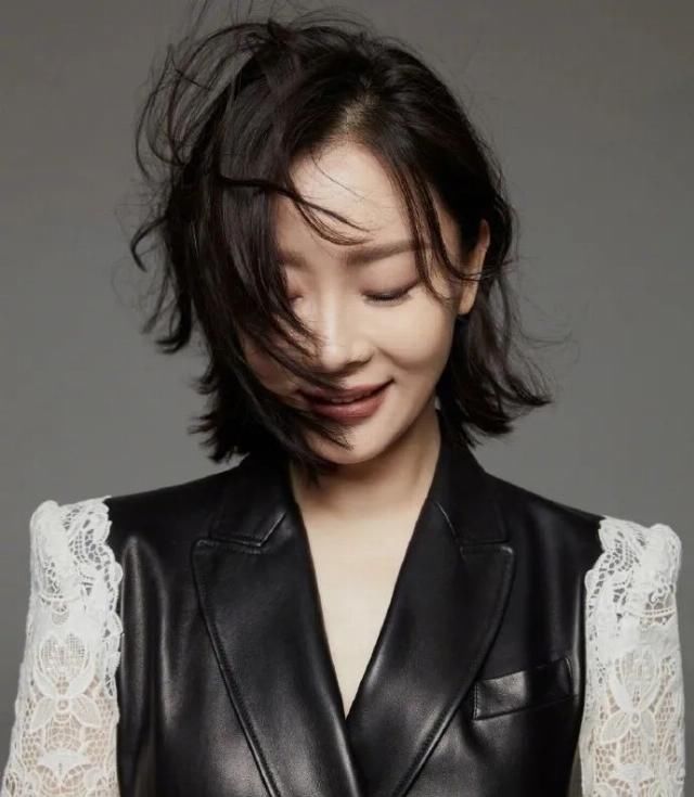  较深的女生@直男眼中的“大妈口红”色号，涂上不显白还难搭配，你选中了吗