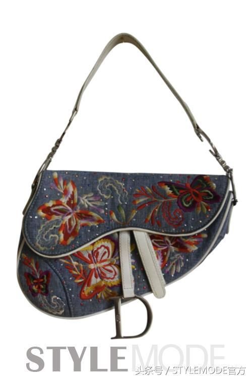 Dior已停产的马鞍包再次翻红