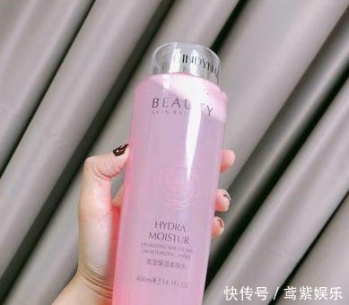 「皮肤」化妆水和爽肤水的区别在哪离职柜姐冒死说出“实情”!