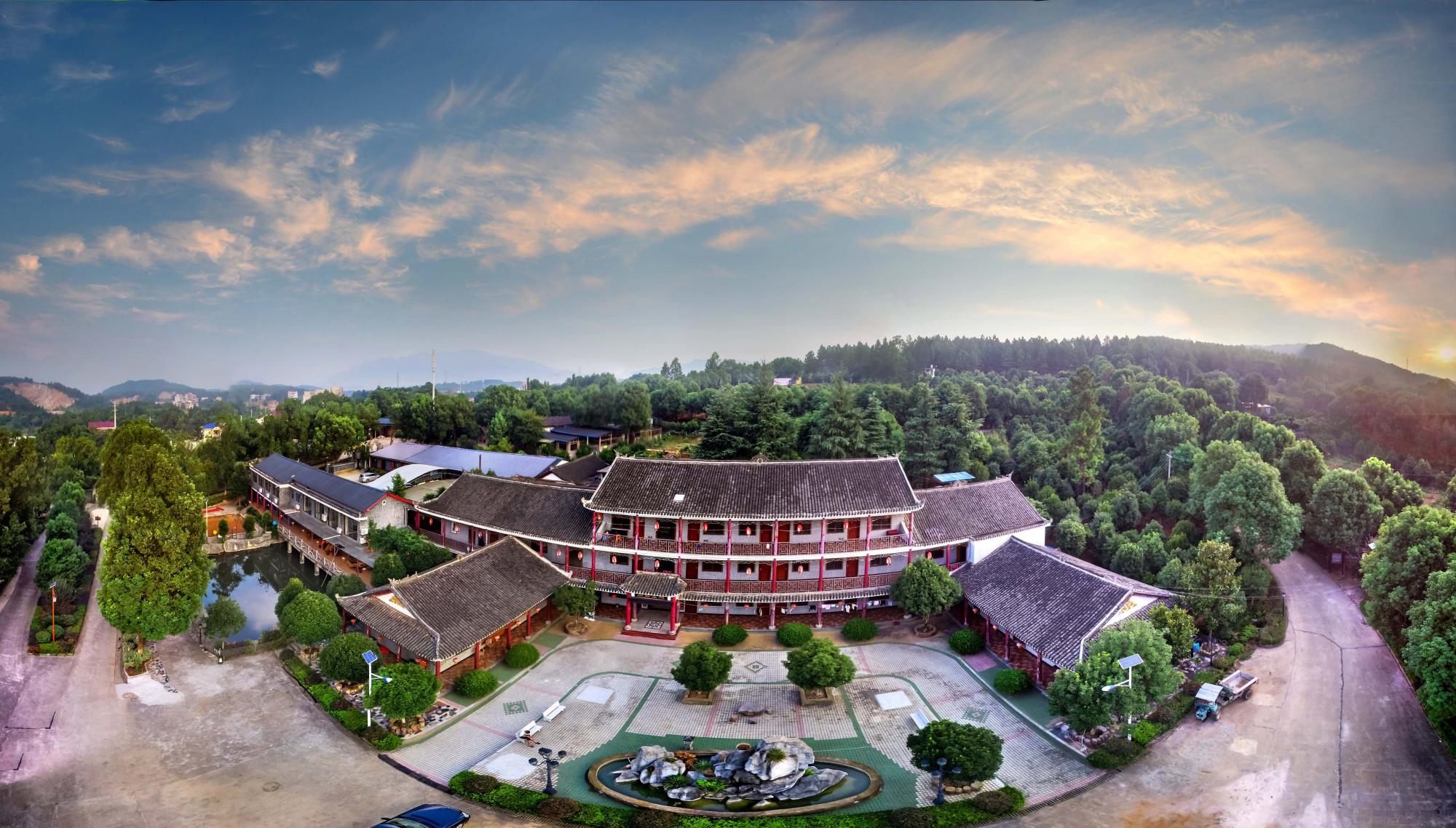 金秋时节观光休闲何处去？新邵辉耀生态园宛若仙境最相宜