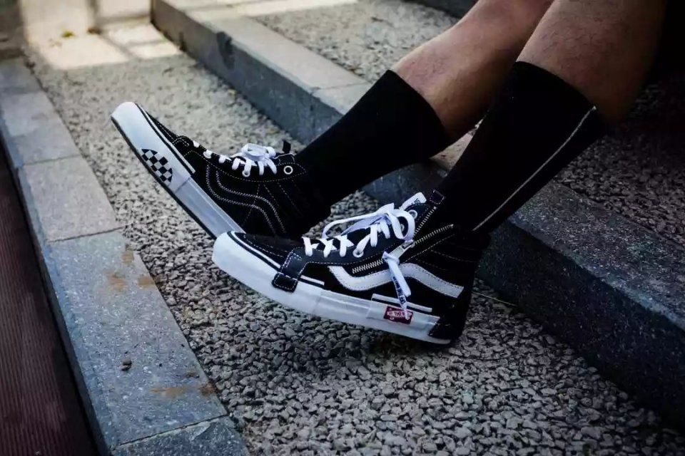 Vans “解构”新品今日发售!重新拼贴后身价竟翻了不止 5 倍