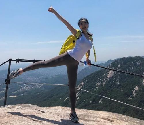 打底裤让你轻松的做一个性感美人！