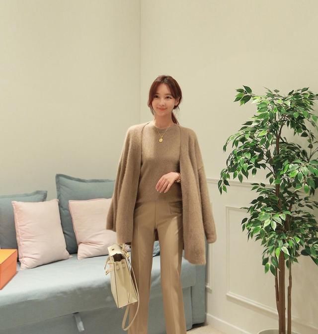  『气质』30岁熟女穿搭技巧,很有女人味,显白又减龄,每天都要美美哒