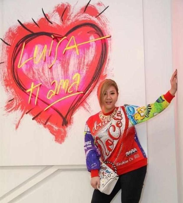 180斤郑少秋女儿，穿出迷人身姿，网友：简直是胖女孩的穿衣指南