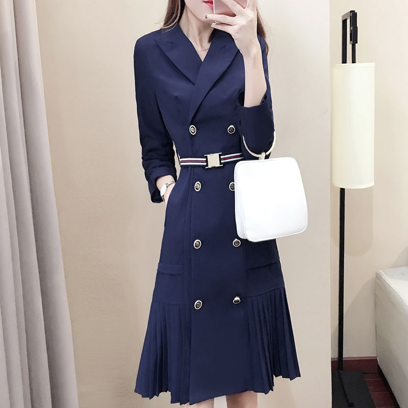 40岁女人秋天别只穿打底衫，今年穿大衣才时髦，宁吃馒头也要买