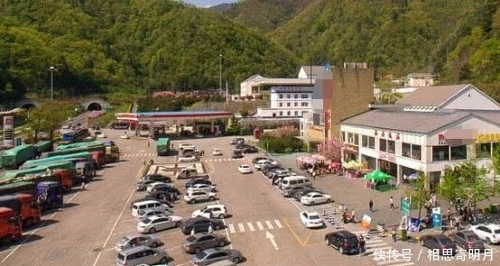  【猫腻】为什么长途司机禁止乘客在服务区吃饭？原来有猫腻！