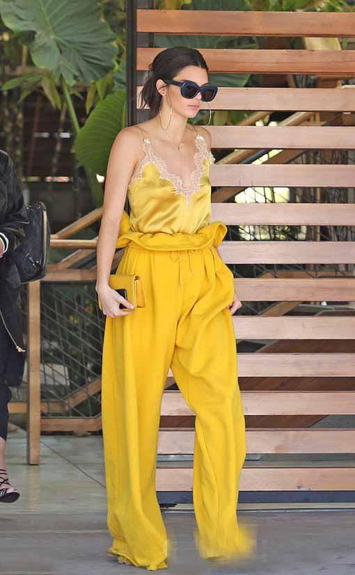 性感又撩人的睡衣风 怎么穿不被秒成渣