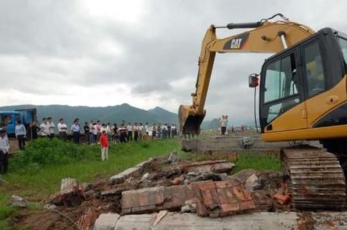  【发现】村干部又在村里走动了？挨家挨户查这三样违法行为，发