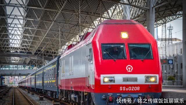  直达@中国最特殊的火车：全是卧铺，727公里一站直达