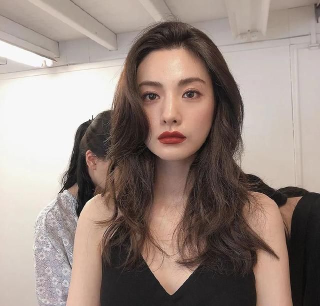  #去丰唇#种草姬｜丰唇妆，请还Kendall和泫雅清白