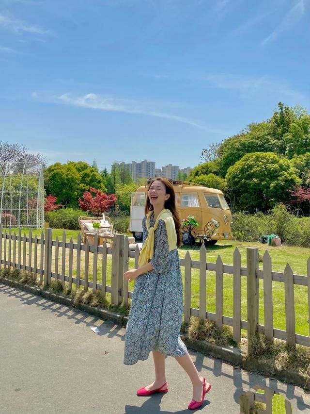  适合■又到了穿裙子的季节，想要凹出法式优雅，这些鞋子绝对适合你