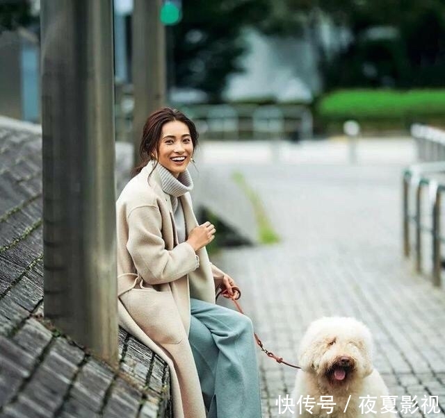 #小姐姐#初春里必不可少色系,高级感满满的大地色,简约却不失质感