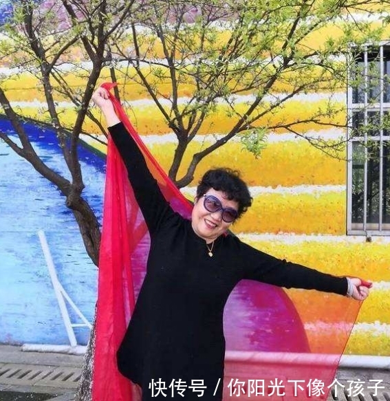 为什么说土豪才在国内游，穷人才选择出国？大妈的话扎心了！