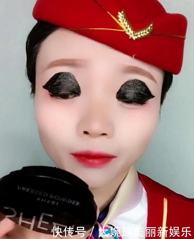 「空姐」空姐画眼线被男朋友吐槽“画得太粗”,睁眼之后网友:没毛病