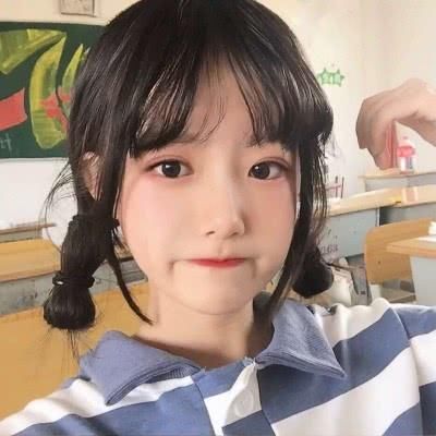  花脸■00后经常对“嘴唇”做3件事，颜值八成越来越高，早晚养成校花脸
