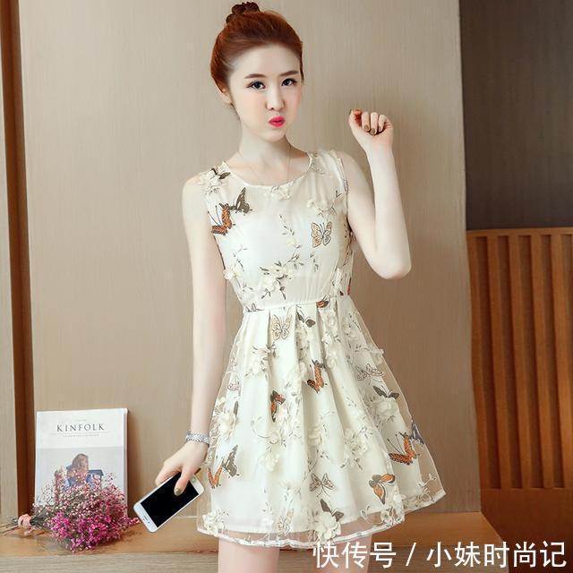 碎花■肤色暗黄的MM别担心,这10款碎花连衣裙,穿上优雅显白又减龄