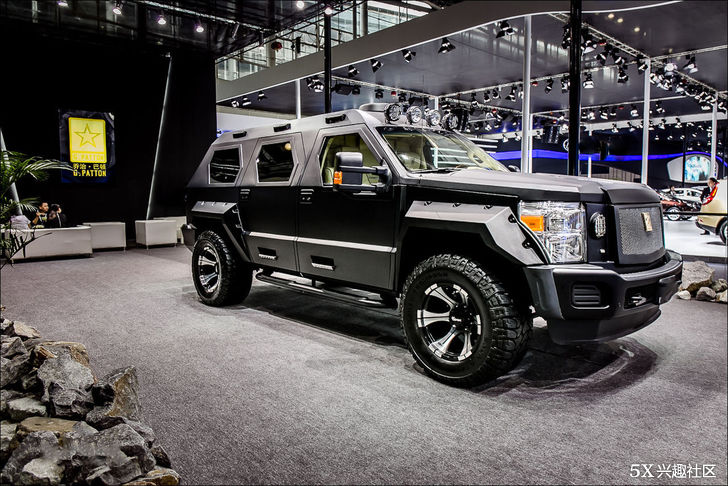 400多万的“陆地坦克”两年贬值一半!网友:还有防毒气系统?