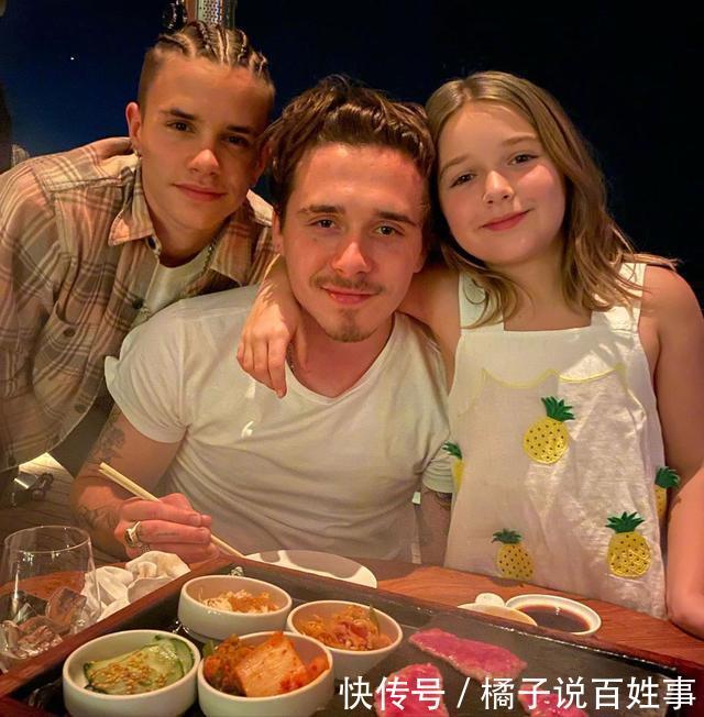 『女友』贝克汉姆大儿子携新女友逛街,新女友穿防水台高跟鞋,笑容灿烂