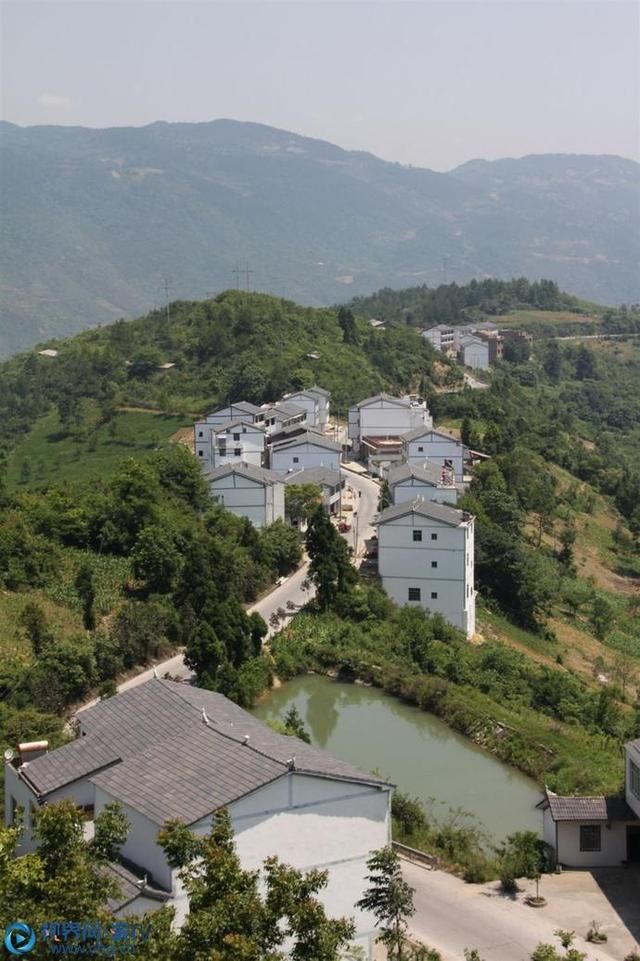  『敲响』重庆巫山：鼓点敲响脱贫路