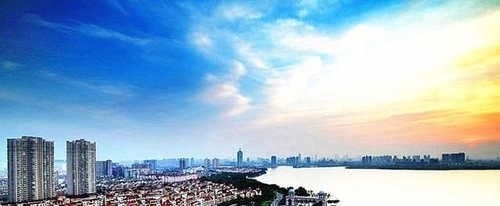  「当中」中国非常“低调”的省会城市，经常被教科书提到，历史文化浓厚！