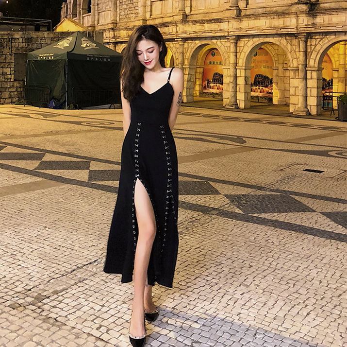 如今的美女真大胆!穿着性感不露真心美,十个男人九个痴迷