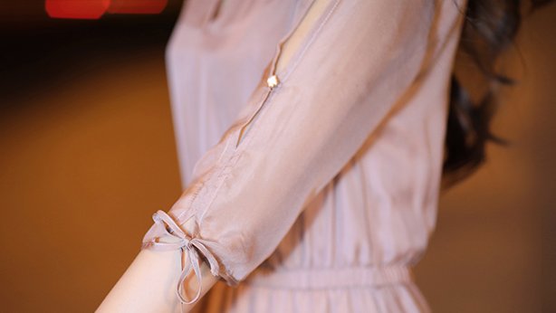 结婚后就再没有好好打扮,今天换上这裙了,美的让人挪不开眼