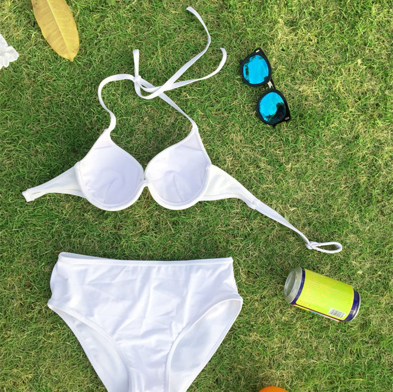 三伏天海边纳凉，比基尼+丁字裤，时尚清凉，秀出翘臀，美得爆哦