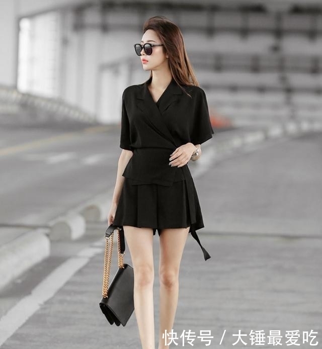 #回头率#街拍短裤不是越短越好,合理的搭配,回头率才百分百