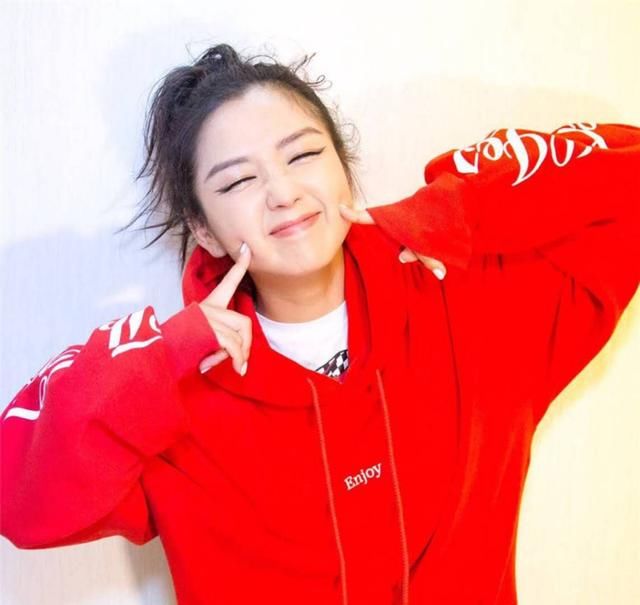 何洁怼粉丝，删微博，真相原来是这样！