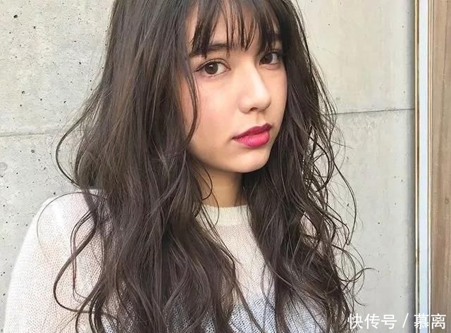  『时髦』别留黑长直了，试试超全的“日系”长发，时髦减龄显脸小