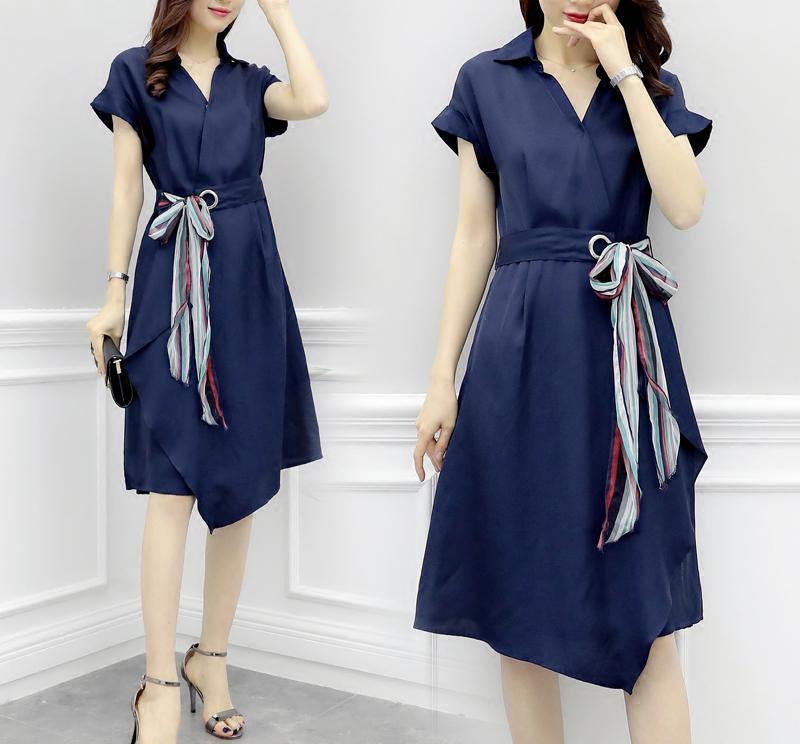 夏天出去玩就得穿这样的连衣裙，迷人有气质，展现窈窕身材