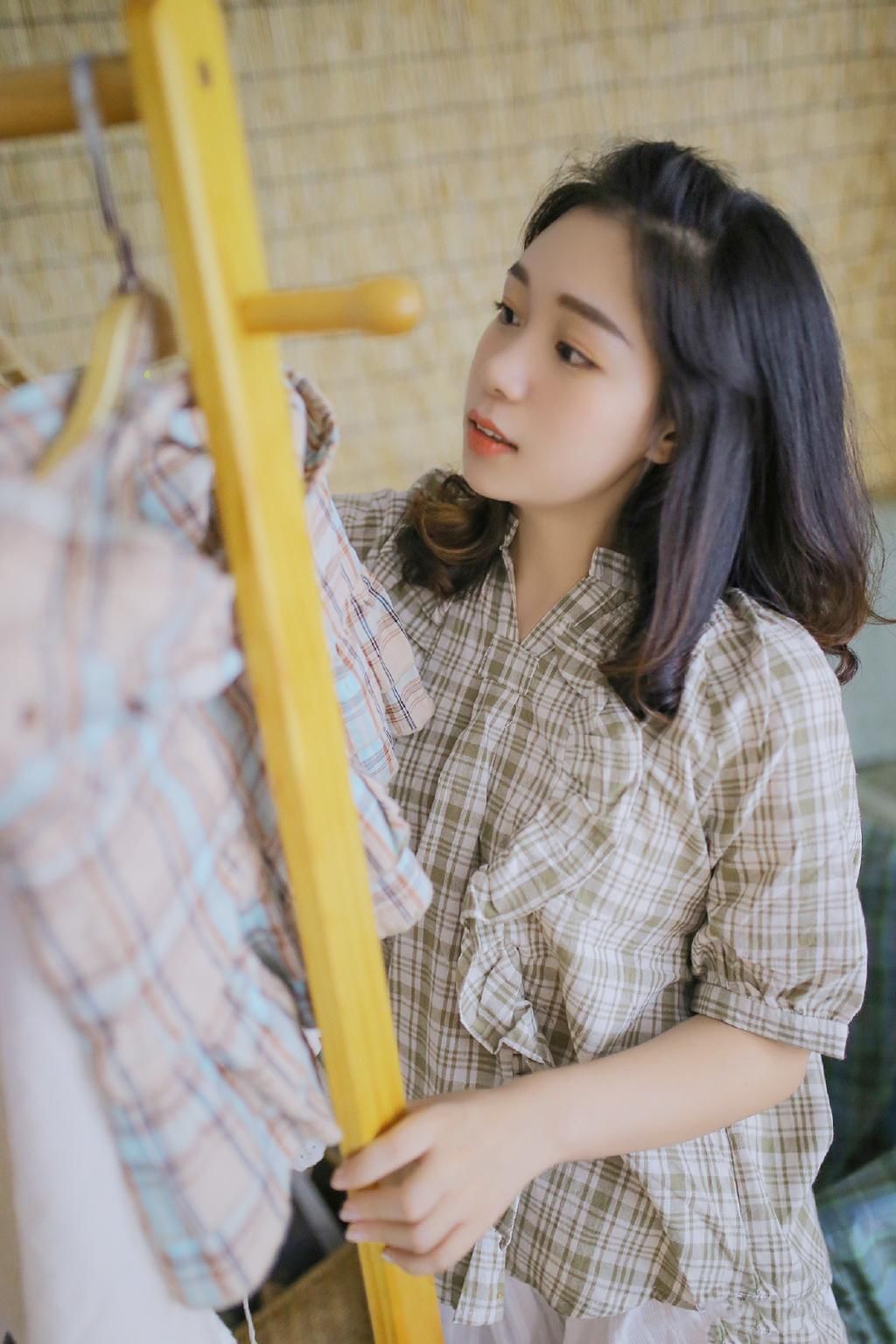 日本居家美女大长腿性感写真图片
