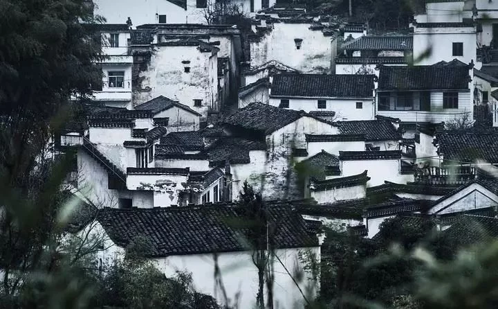 我们去这些神仙美地打卡,赏山川湖泊,漫步幽静古镇【2020热门旅游景点】