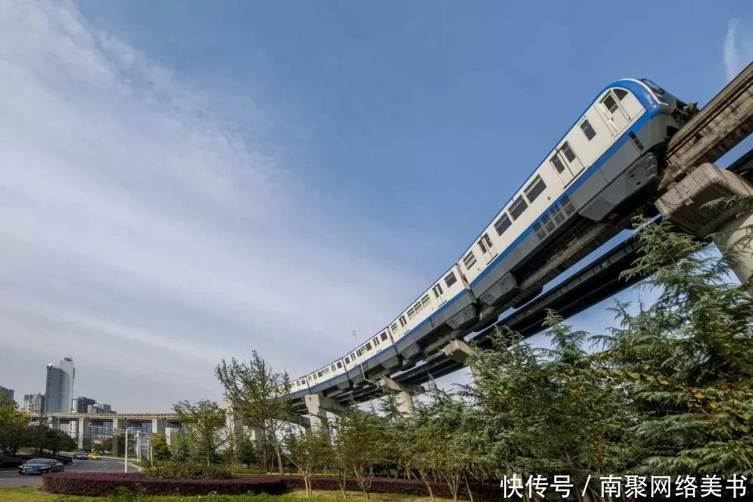 我国最深的两个地铁站, 都在重庆, 其中一个深达94米