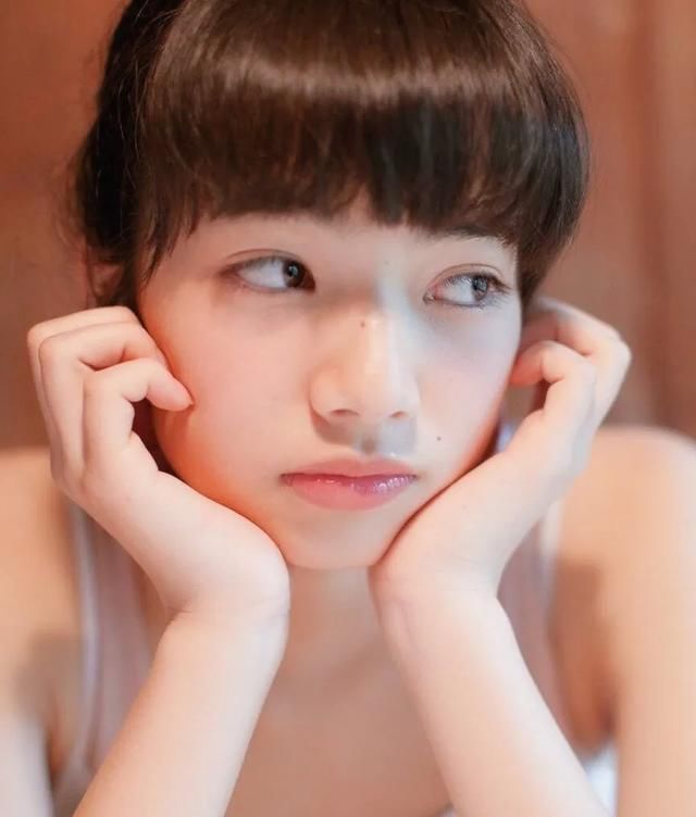  「性皮肤的人」壹知肤：有张干净皮肤就赢了颜值，穿什么都好看