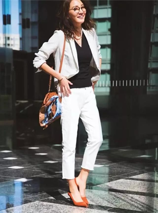 日本OL小姐姐超有气质的秋季白色穿搭，是时候学一下了！