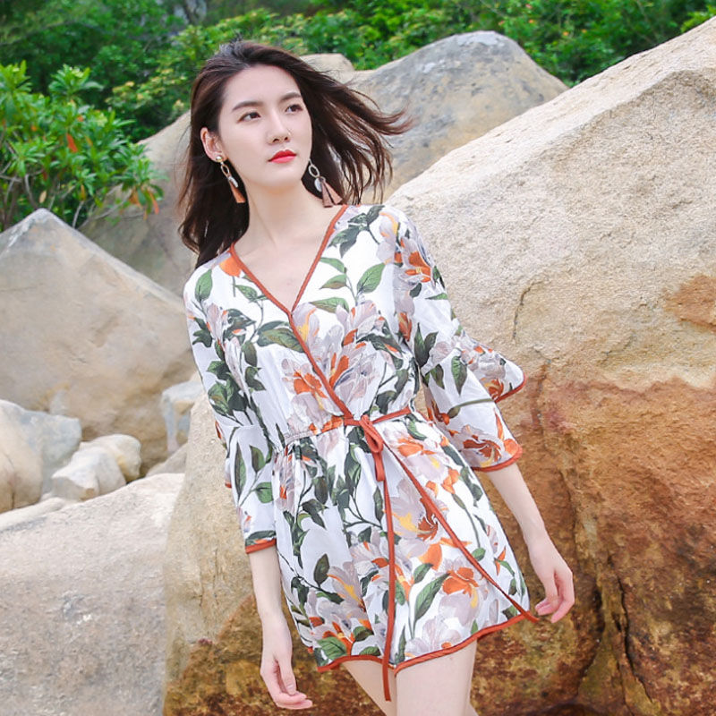 确实美!这样高贵迷人的连体裤来一打,穿着性感又洋气,女人味足