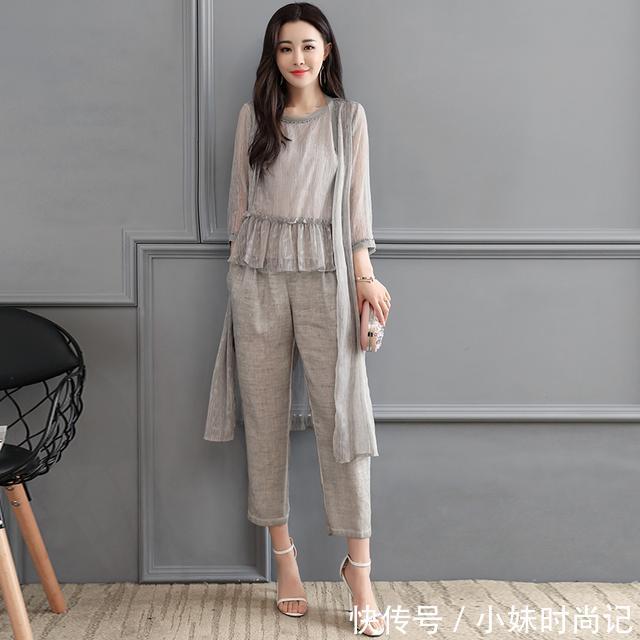  气质：女人就要精致的美，穿上自己想要的套装，出去也要有气质