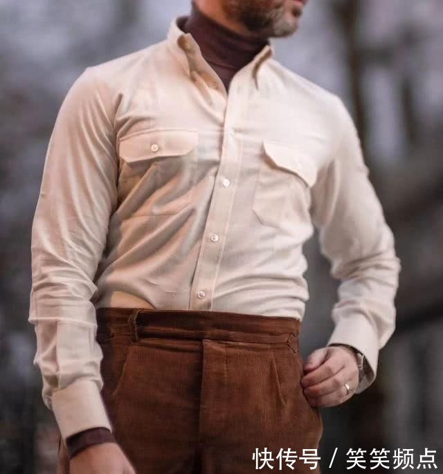 服饰:一条“普通”的灯芯绒裤,成功吸了跨年女孩子的目光