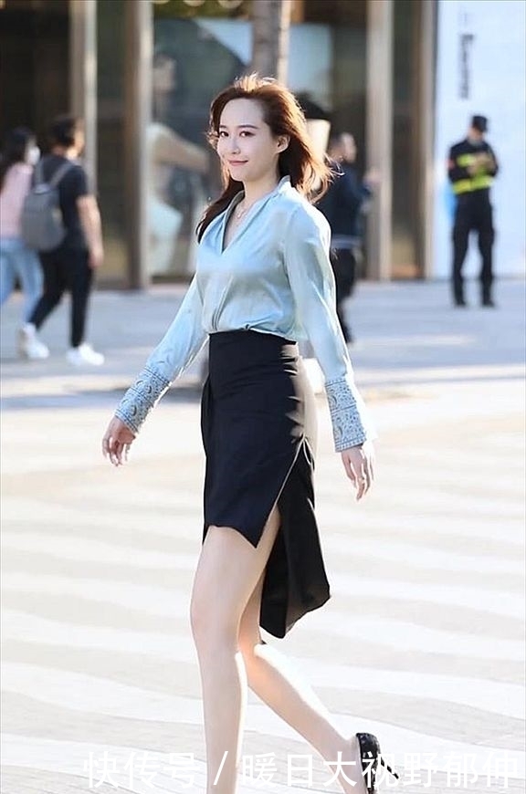 设计|小姐姐的黑色短裙,小心机的设计很完美