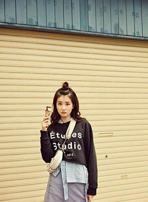 乔欣为赶时尚，学迪丽热巴梳“便便头”，结果却被热巴甩出几条街