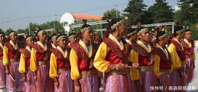 此族150年前迁入中国, 如今人口近200万, 认中国为祖国