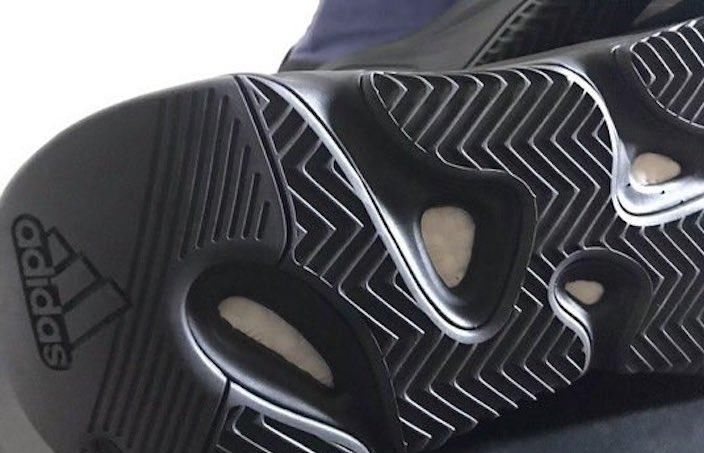  「释出」如果市售你会买吗？恶人紫Yeezy 700 MNVN首度释出