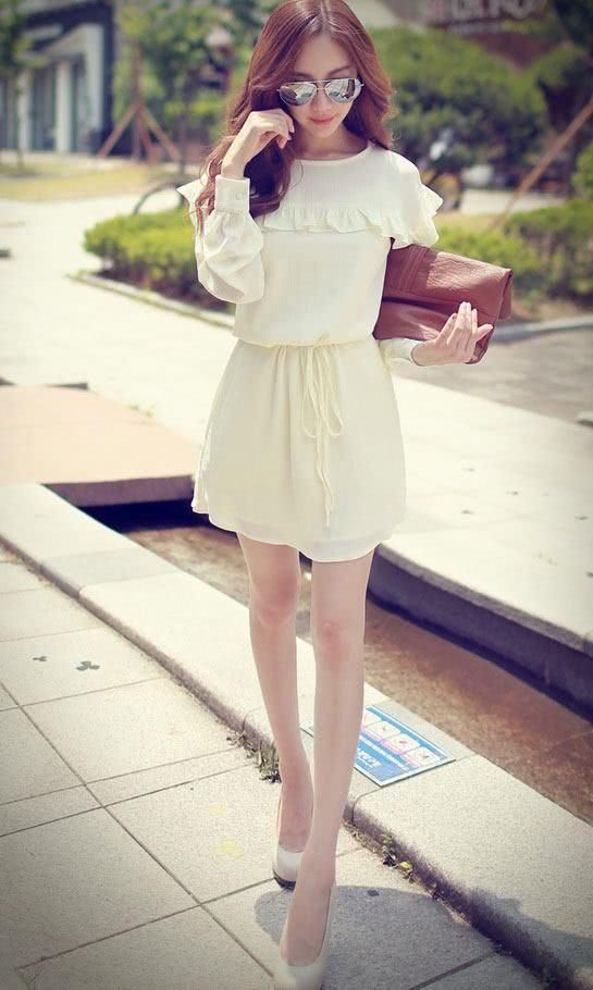 街拍:夏日街头，美女们身材好的让都不舍得移开眼了呢