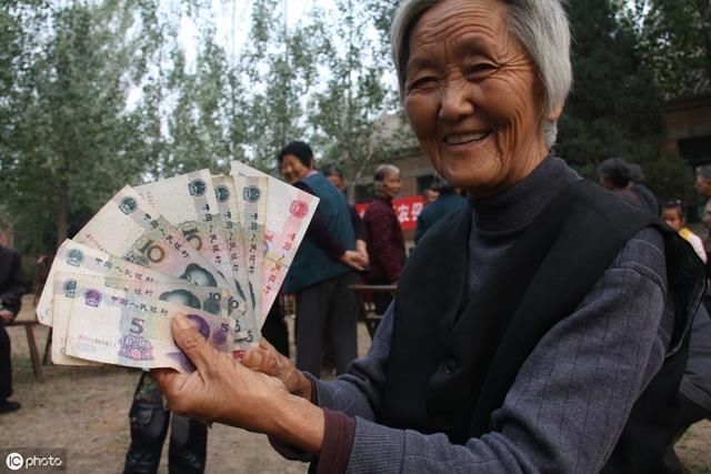 2019年，农村60岁以上的老人能拿到多少养老金？这些你们应该知道