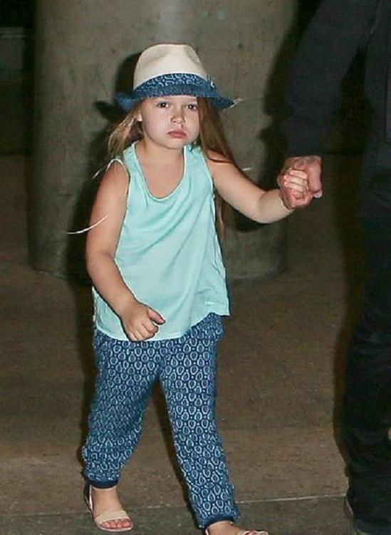 当卡戴珊女儿遇见贝克汉姆女儿，差距一眼看出，网友：品味很重要